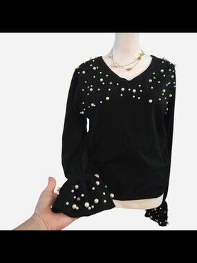 Gran Oriente Black V-Neck Sweater with Pearl Embellishments Size Large